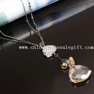 Fashionable Pendant with Rhodium Plating and Crystal