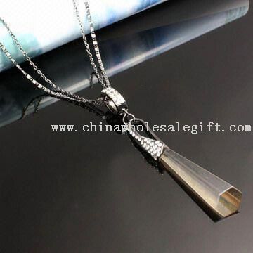 Pendant with Rhodium Plating and Crystal