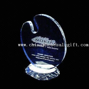 Crystal Award avec des logos clients pour la promotion