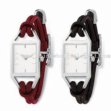 Fashionable Watches with Alloy Case