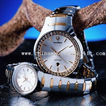 Water-resistant Fashion Watch with Sapphire Glass and Adjustable Strap