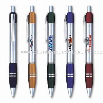 Plástico bolígrafos, conveniente para publicidad y promociones