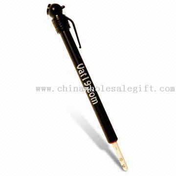 مقياس ضغط الإطارات في شكل القلم