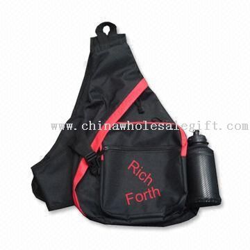 Slynge taske med flaske og justerbar strop til fasthed