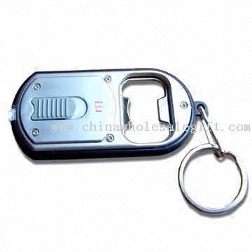 Multifunktions-Schlüsselanhänger, bestehend aus Edelstahl Opener, Schlüsselanhänger und Taschenlampe