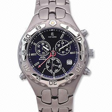 Relógio de titânio com função de Eco-drive e safira cristal