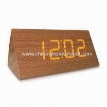 Reloj LED, hecha de madera, Laser graba insignia está disponible images