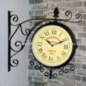 Horloge multifonction Double-face de mur étanche pour une utilisation jardin images