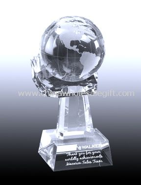 Globus auf Crystal-Hand-Award