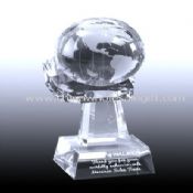 Globe pada tangan Crystal Award images