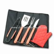 Conjunto de ferramentas 5 peças churrasco com punho de madeira e avental preto images