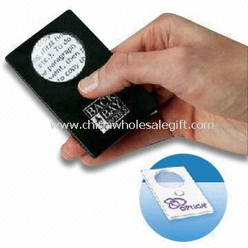 Berukuran saku kartu Magnifier lampu LED Built-in dengan baterai Lithium