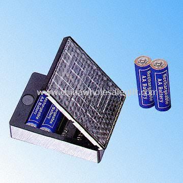Solar Car Battery Charger for Four Pieces of AA Size Battery