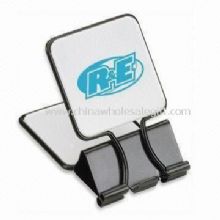 Carpeta estilo Memo Clip con cachas de forma cuadrada grandes y detalles en negro images