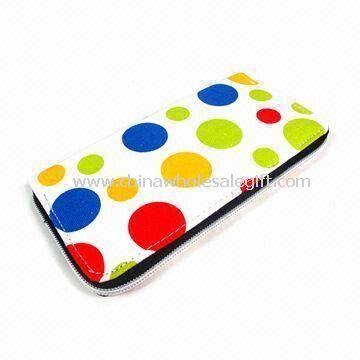 Fashion Women Wallet with Zipper Closure and Dot Printing Made of Polyester