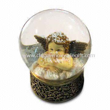 Angel Snow Globe Made of Polyresin with Vivid Design