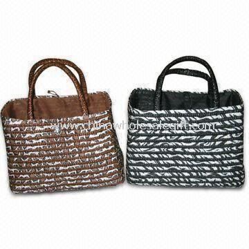 Straw Beach Bag with Different Colors and Patterns