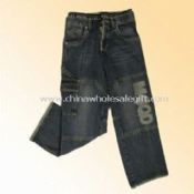 Meninos azul escuro Denim Jeans com efeitos de bigodes na zona frontal superior, feito de algodão images