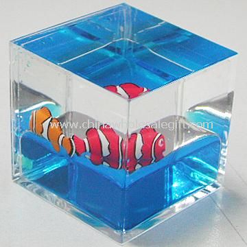 Fermacarte cubo riempito liquido acrilico