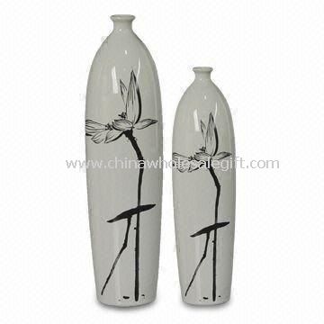 Porcelán anyagból készült vázák