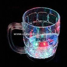 LED clignotant Coupe de bière en plastique avec interrupteur marche / arrêt au bas images