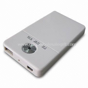 Pengisi baterai Universal PDA cocok untuk ponsel, MP3 dan IPod