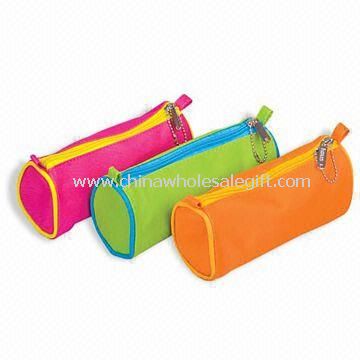 Cosmetic Pouches with Single Zipper Made of 600D Polyester and PVC