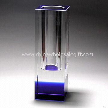 Kristal vazo içinde çeşitli tasarımlar mevcut