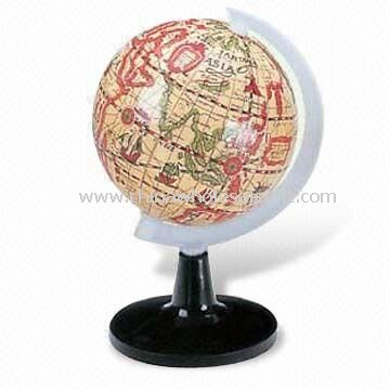 Globe lavet af plast forskellige farver er til rådighed