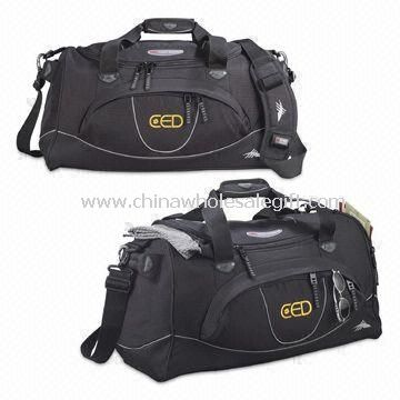 Travel Duffel Bag with Adjustable Shoulder Strap and Zipper Closures