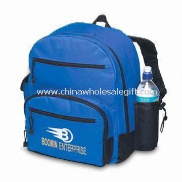 Sports Bag with Curved Shape Front Pocket, Made of 600D Polyester