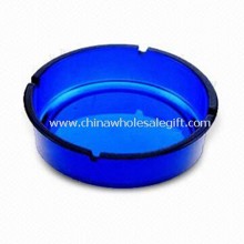 Cendrier en verre de forme ronde bleu, mesure 20,3 x 4,7 cm images
