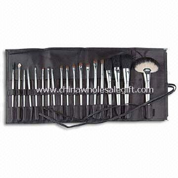Cosmetic/Makeup Brush Set, Made of Nylon and Goat Hair, Various Handle Colors are Available
