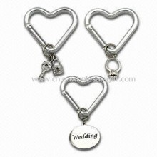 Corazón en forma de llavero mosquetón/Metal para el tema de la boda, varios diseños están disponibles images