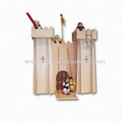Puppenhaus, hergestellt aus massivem Holz und Tuch images