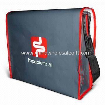 Promozionale borsa con tracolla regolabile e tasca zip frontale