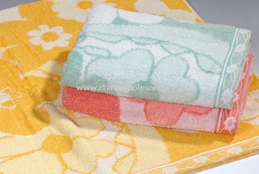 Garn-farvet håndklæde