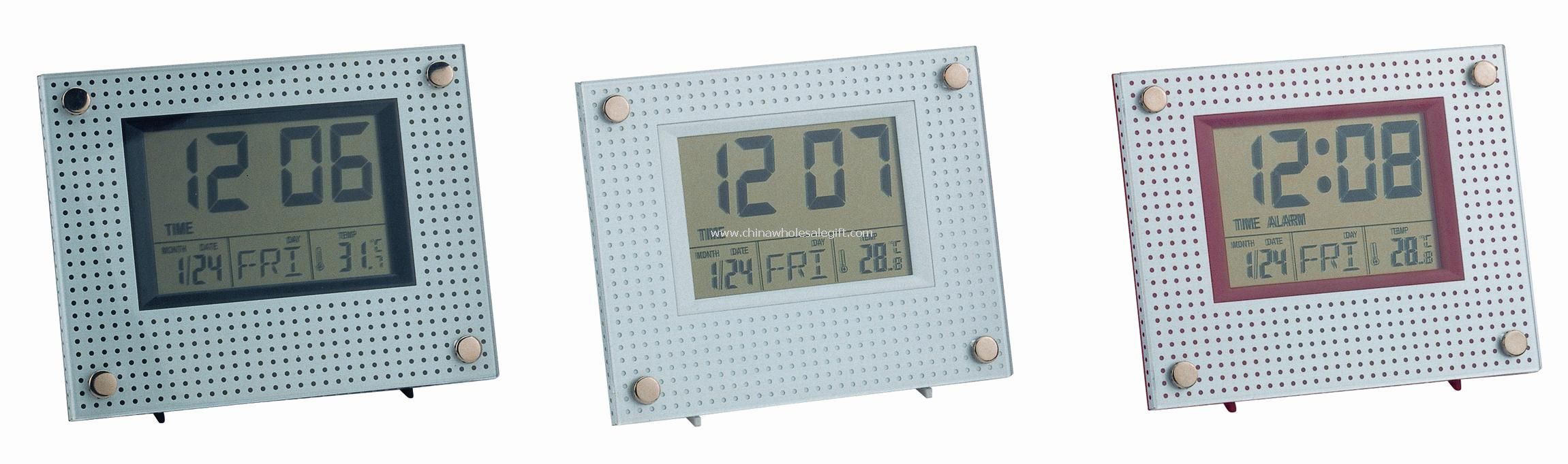 Horloge calendrier grand afficheur LCD
