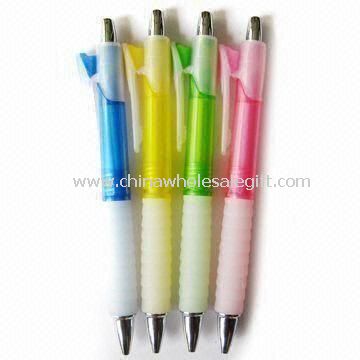 Нажмите пластиковые шариковые ручки
