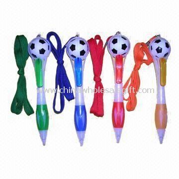 Футбол шариковой ручкой с вешалкой
