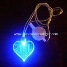 Lumière de nouveauté avec collier de clignotant en forme de coeur images