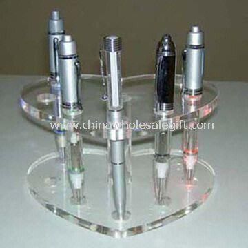 Stifthalter hergestellt aus transparentem Acryl