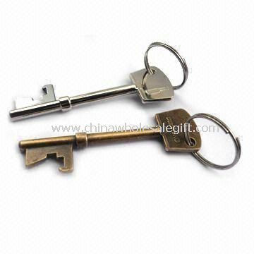 Pullon avaaja avainniput valmistettu metallista ja muovista
