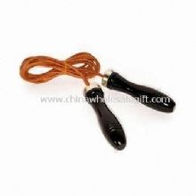 Leather Jump Rope con mango de madera images