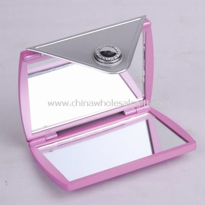 Cosmetic mirror in wallet shape