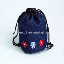 Denim Drawstring Pouch mit Stickerei images