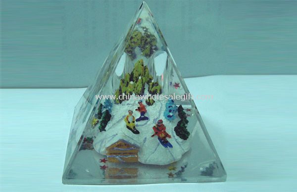 Öl-Stift in der Geschenk-Pyramide eingefügt