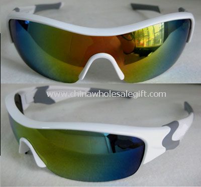 Модные спортивные солнцезащитные очки