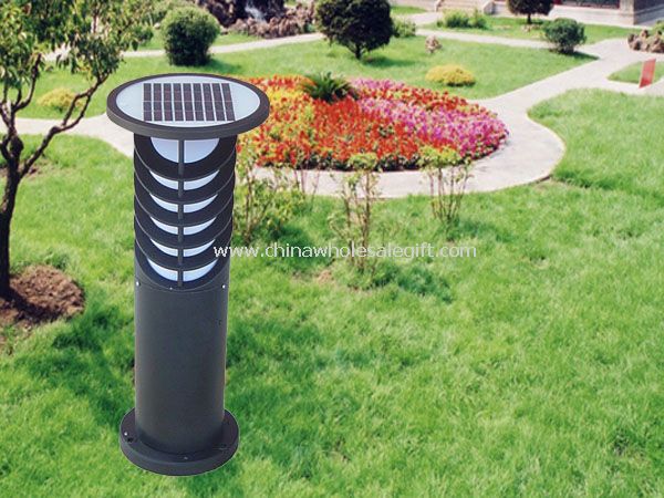 Solar garden light