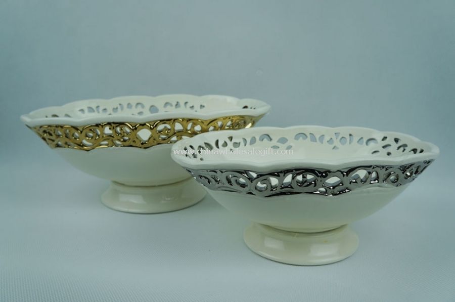 Keramik berkaki mangkuk